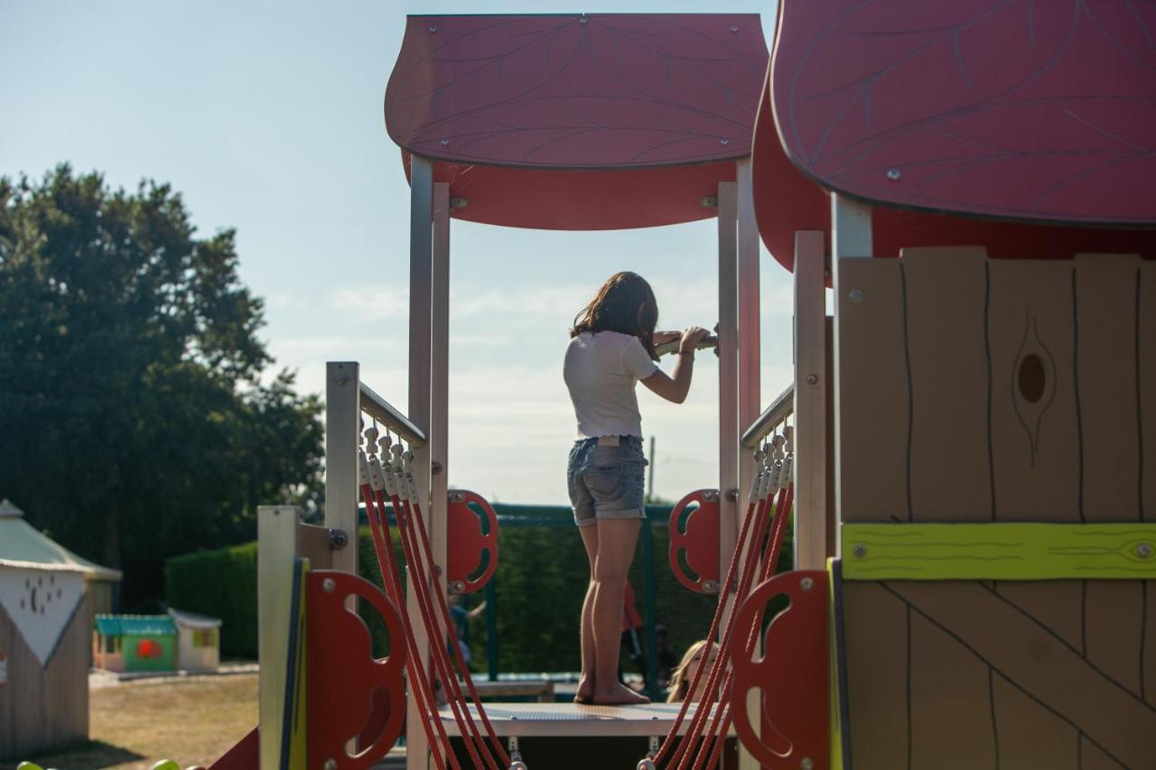 Camping Les Brillas Les Moutiers エクステリア 写真
