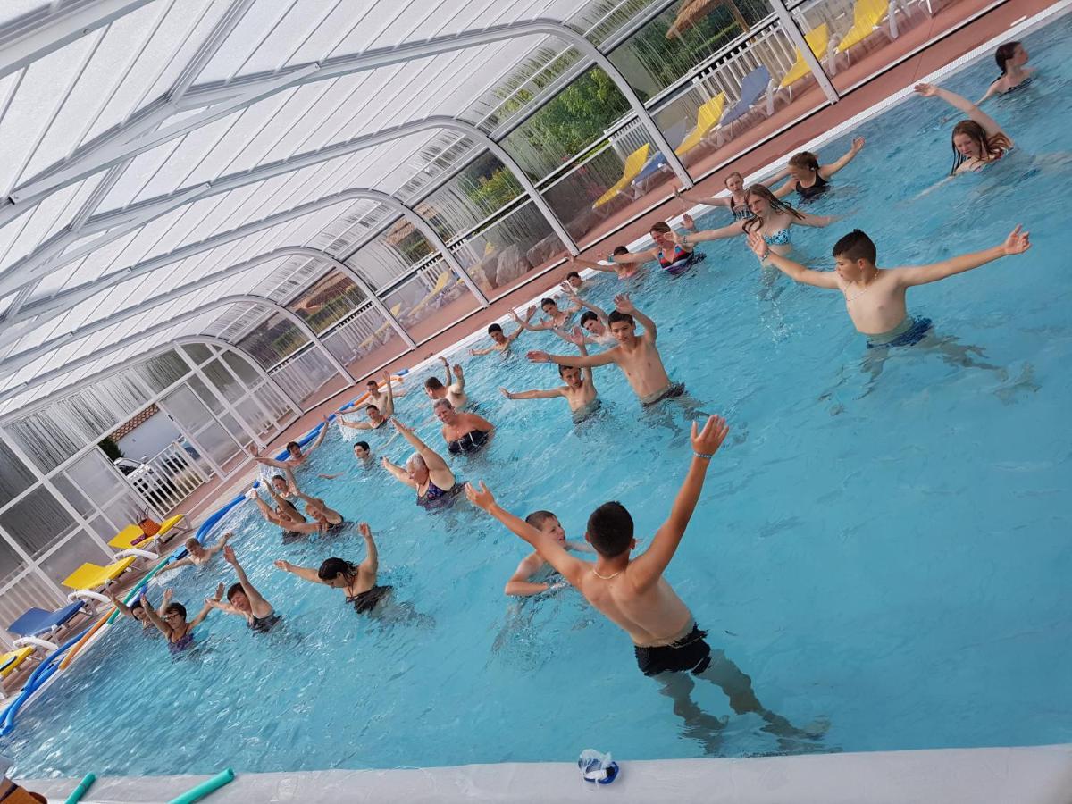 Camping Les Brillas Les Moutiers エクステリア 写真