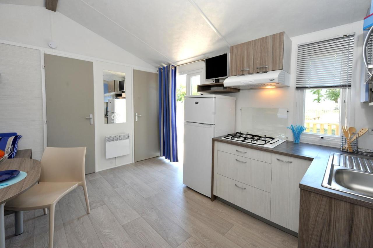 Camping Les Brillas Les Moutiers エクステリア 写真