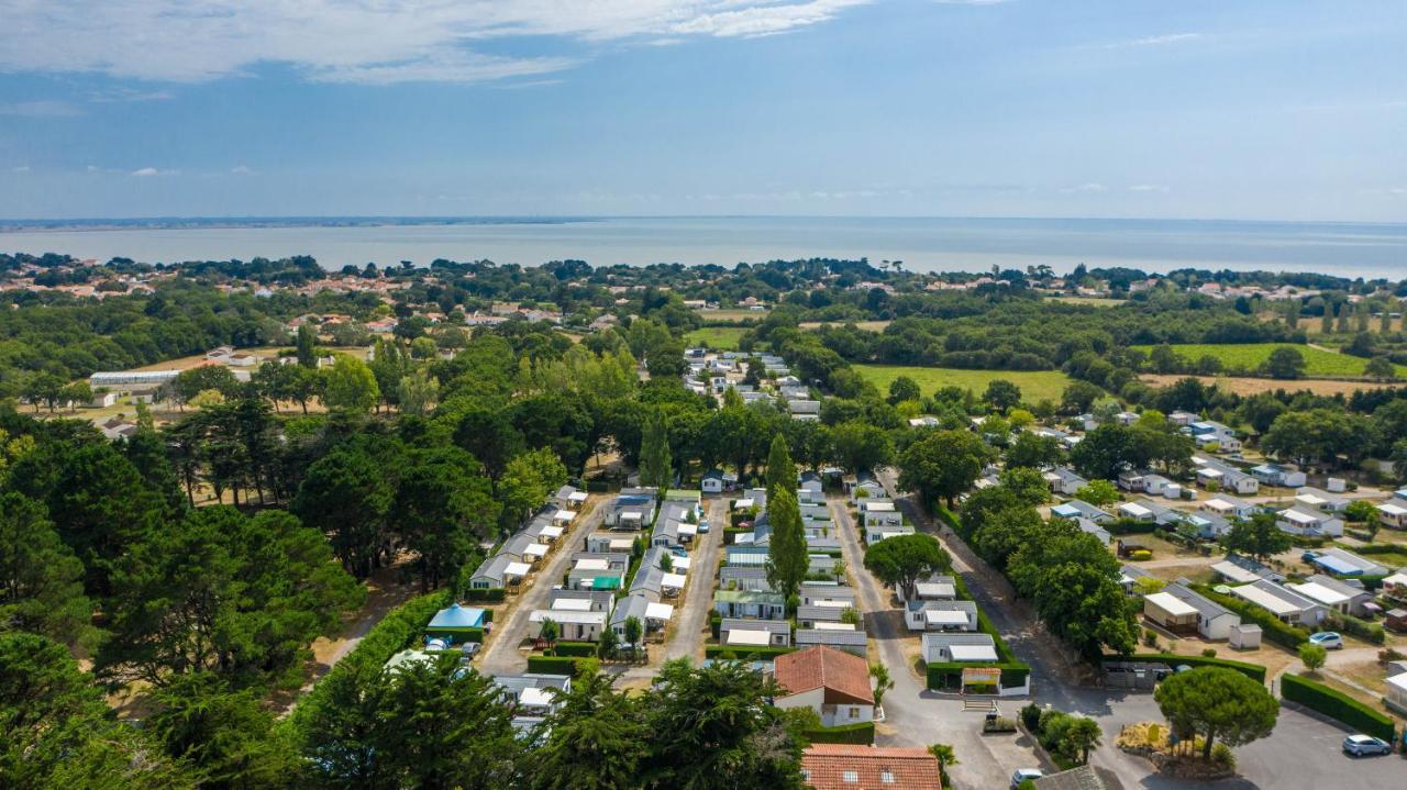 Camping Les Brillas Les Moutiers エクステリア 写真