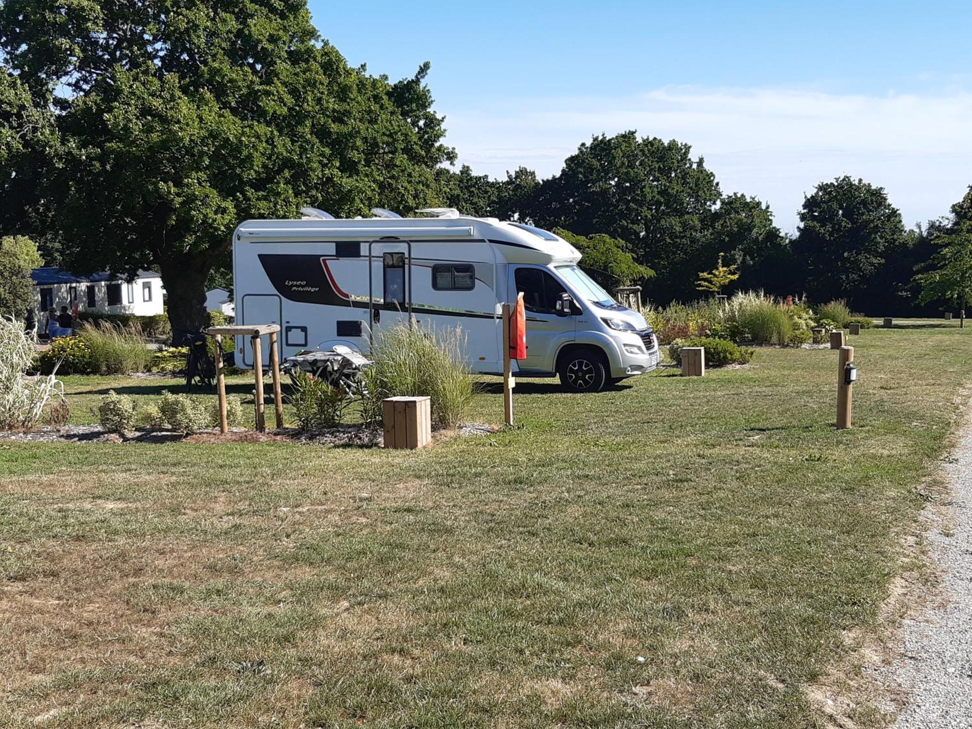 Camping Les Brillas Les Moutiers エクステリア 写真